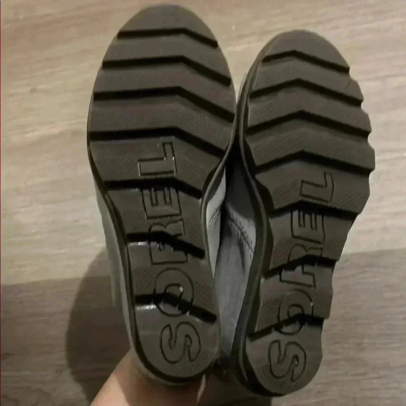 Sorel Women's Grey Suede Slide Sandals - Picture 4 of 4